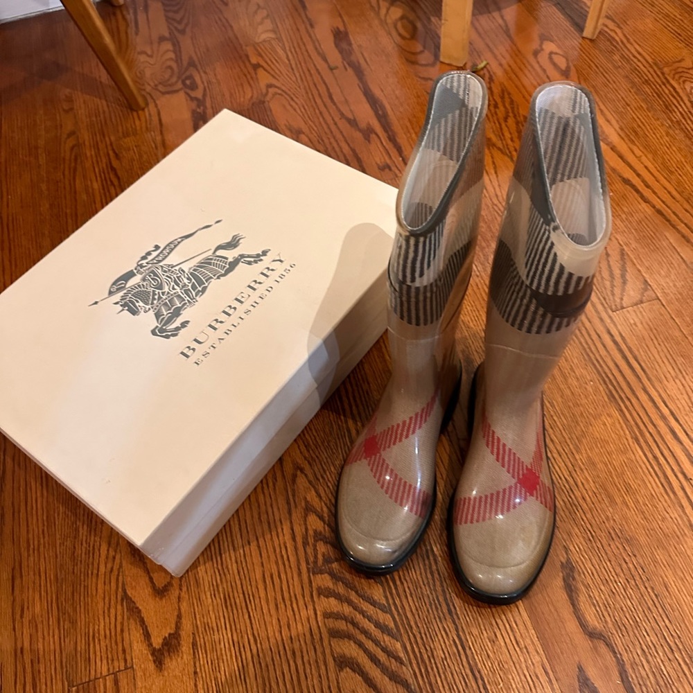 Burberry Big Scale Check Rainboot